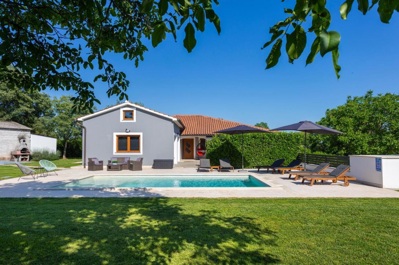 Villa Anavi Bicici Bagian luar foto