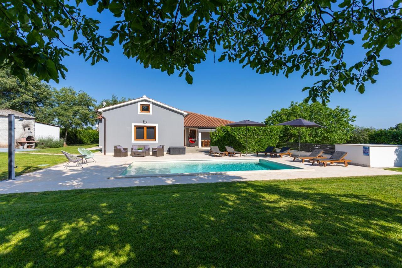 Villa Anavi Bicici Bagian luar foto