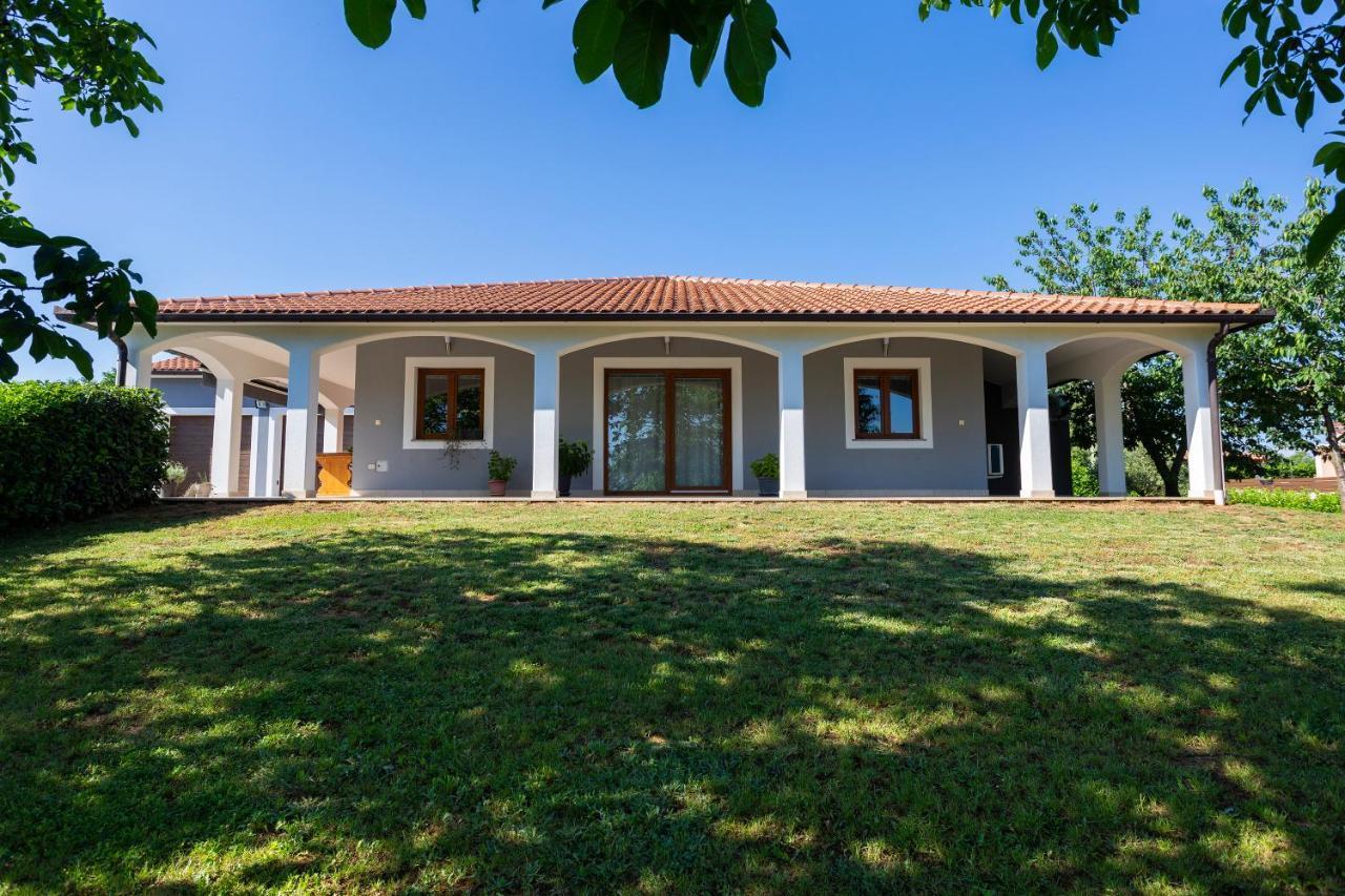 Villa Anavi Bicici Bagian luar foto