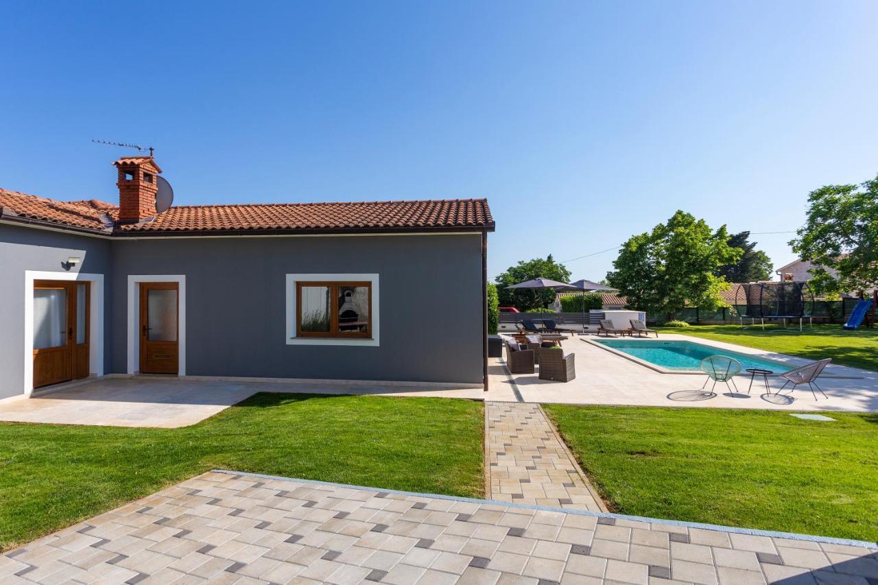 Villa Anavi Bicici Bagian luar foto