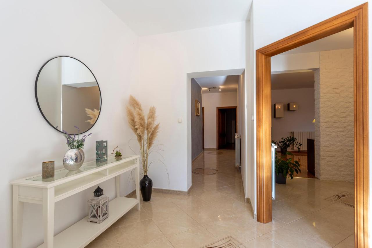 Villa Anavi Bicici Bagian luar foto