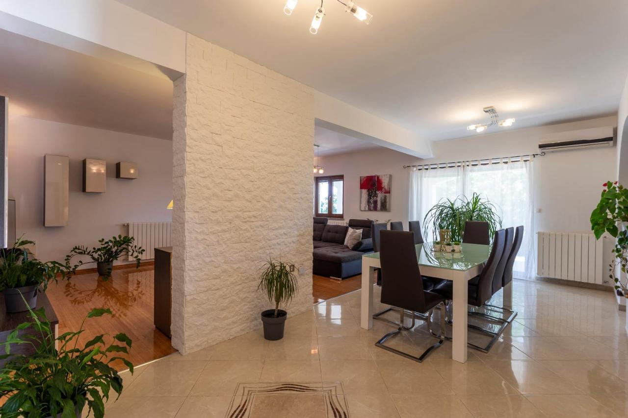 Villa Anavi Bicici Bagian luar foto